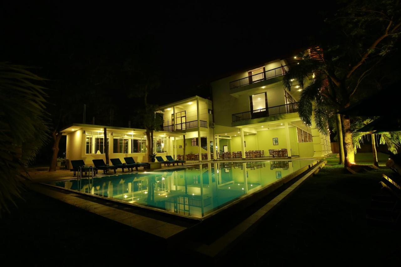Diya Dahara Lake Resort Yala Exterior foto